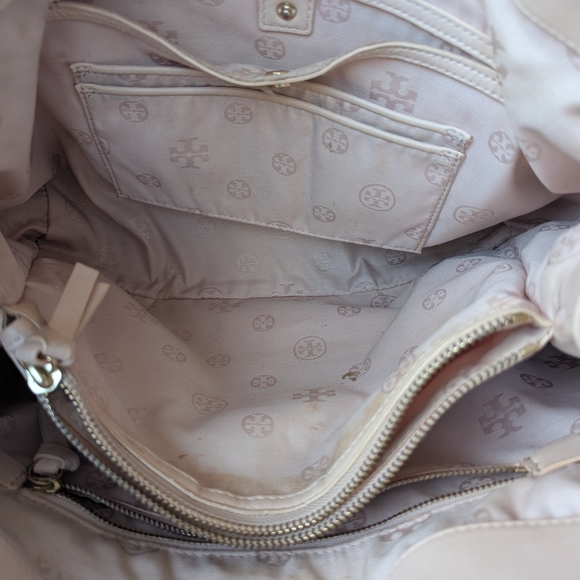 Tory Burch Quilted Cream Shoulder Bag - Picture 16 of 16